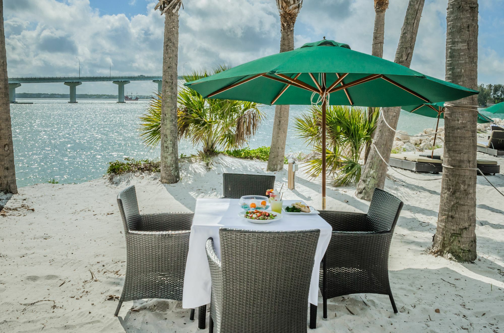Dreamview Beachfront Hotel & Resort 克利尔沃特 外观 照片