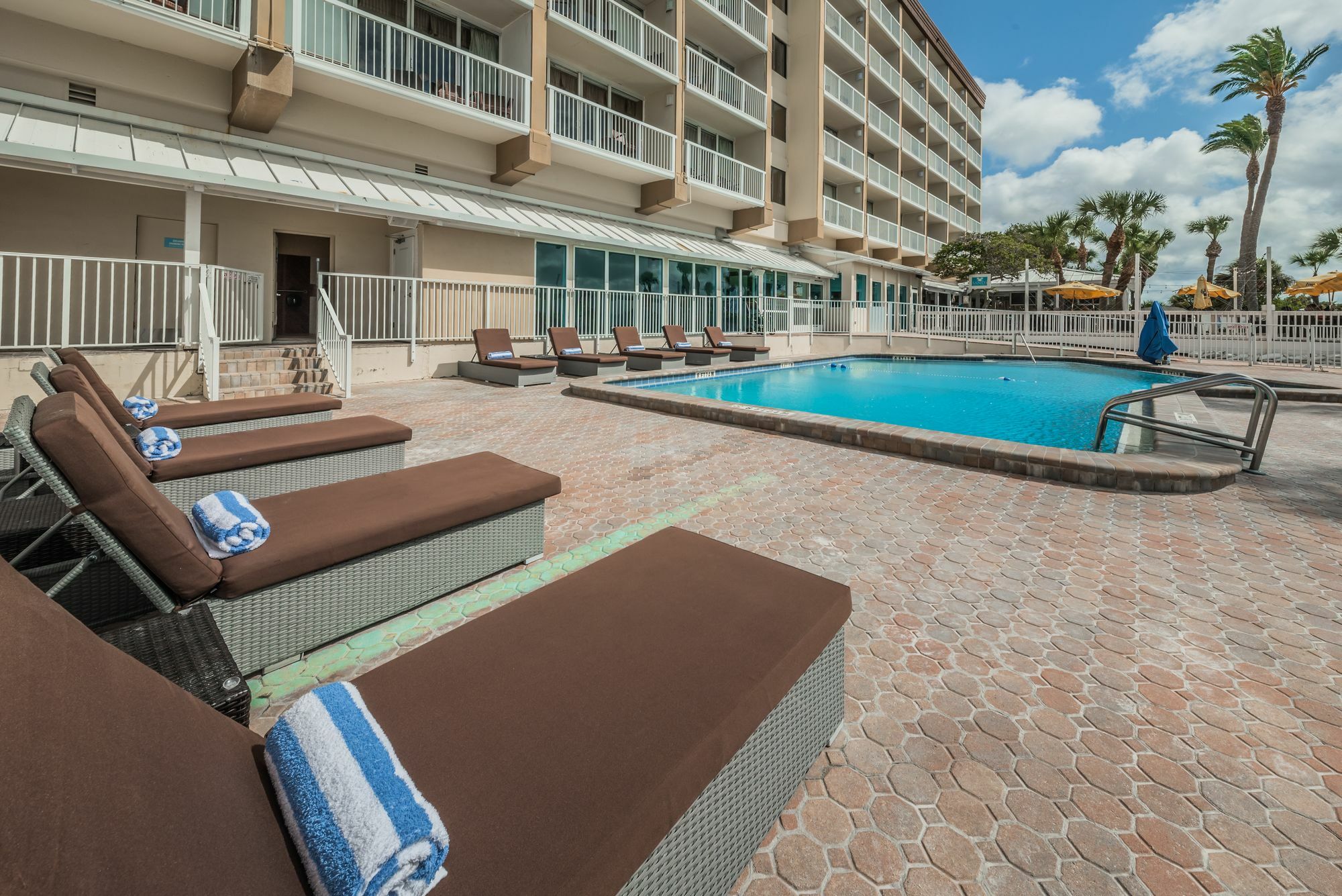 Dreamview Beachfront Hotel & Resort 克利尔沃特 外观 照片